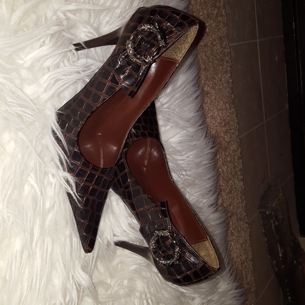 Shoes - Picture 3 of 5